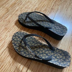 Bebe low wedge logo flip flop, size 8